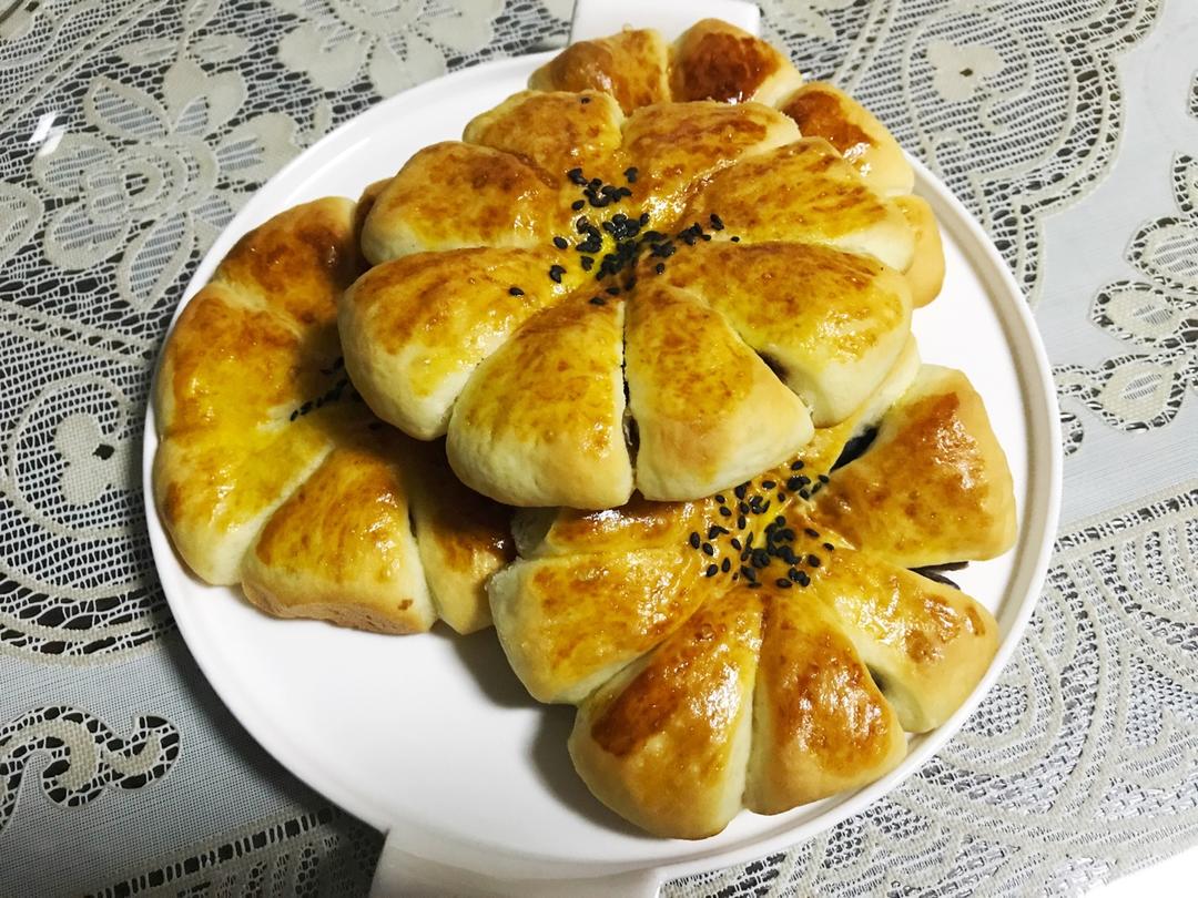花朵豆沙面包