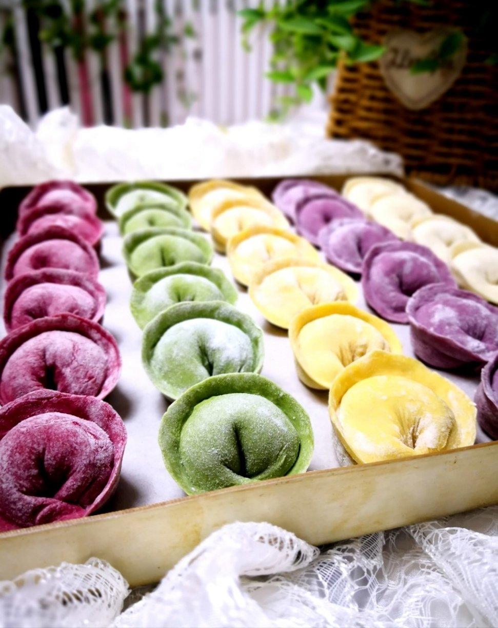 蜜糖露儿做的彩色元宝饺子