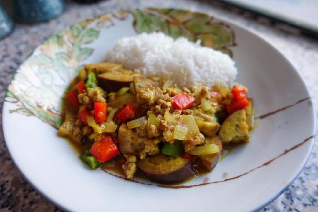 茄子绞肉咖喱饭