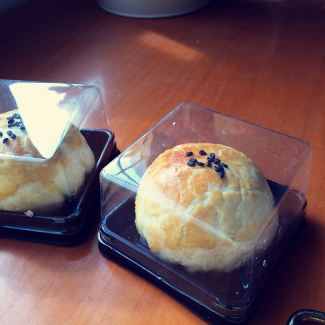 豆沙蛋黄酥