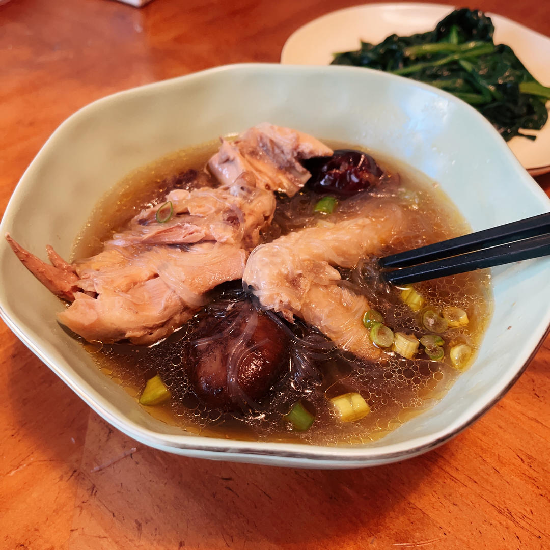 奶奶教的鲜香肥美香菇炖鸡汤