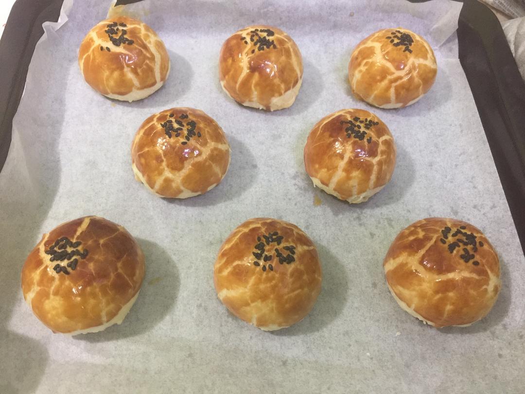 蛋黄酥（展艺配方&君之做法，8个量）的做法