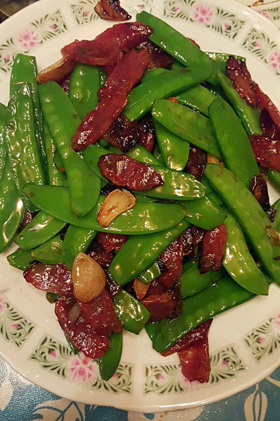 腊肠炒荷兰豆