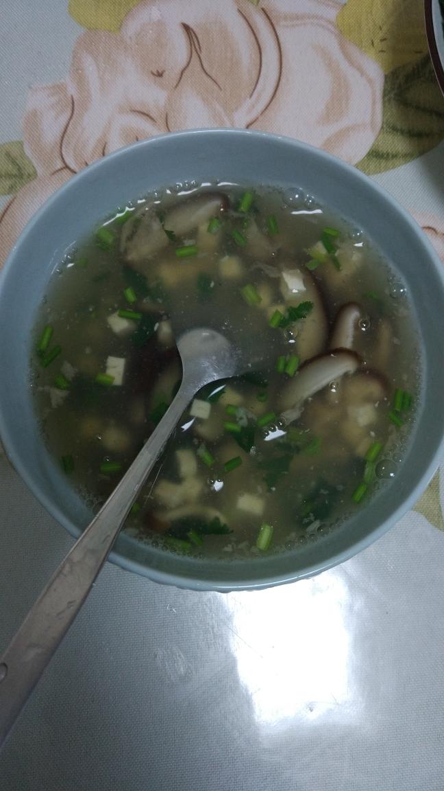 香菇豆腐汤的做法