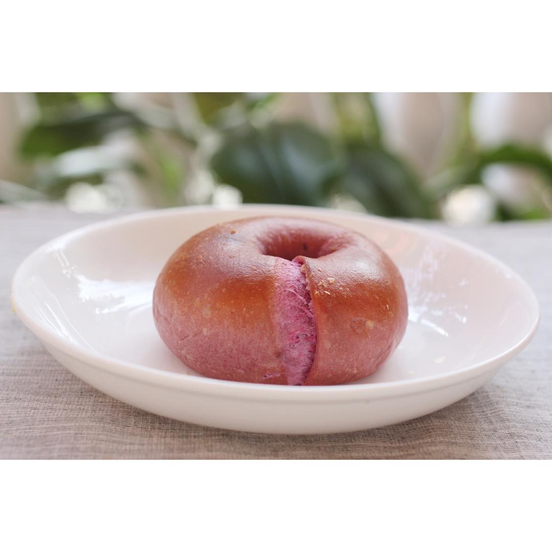 椰香奶酪夹心全麦橙皮贝果