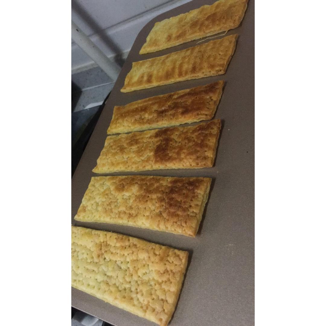 荷兰当地的拿破仑/千层酥 Tompouce/Tompoes