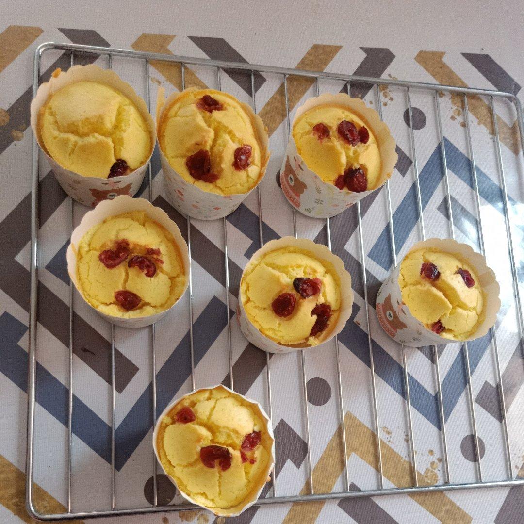 不塌不凹的纸杯戚风蛋糕