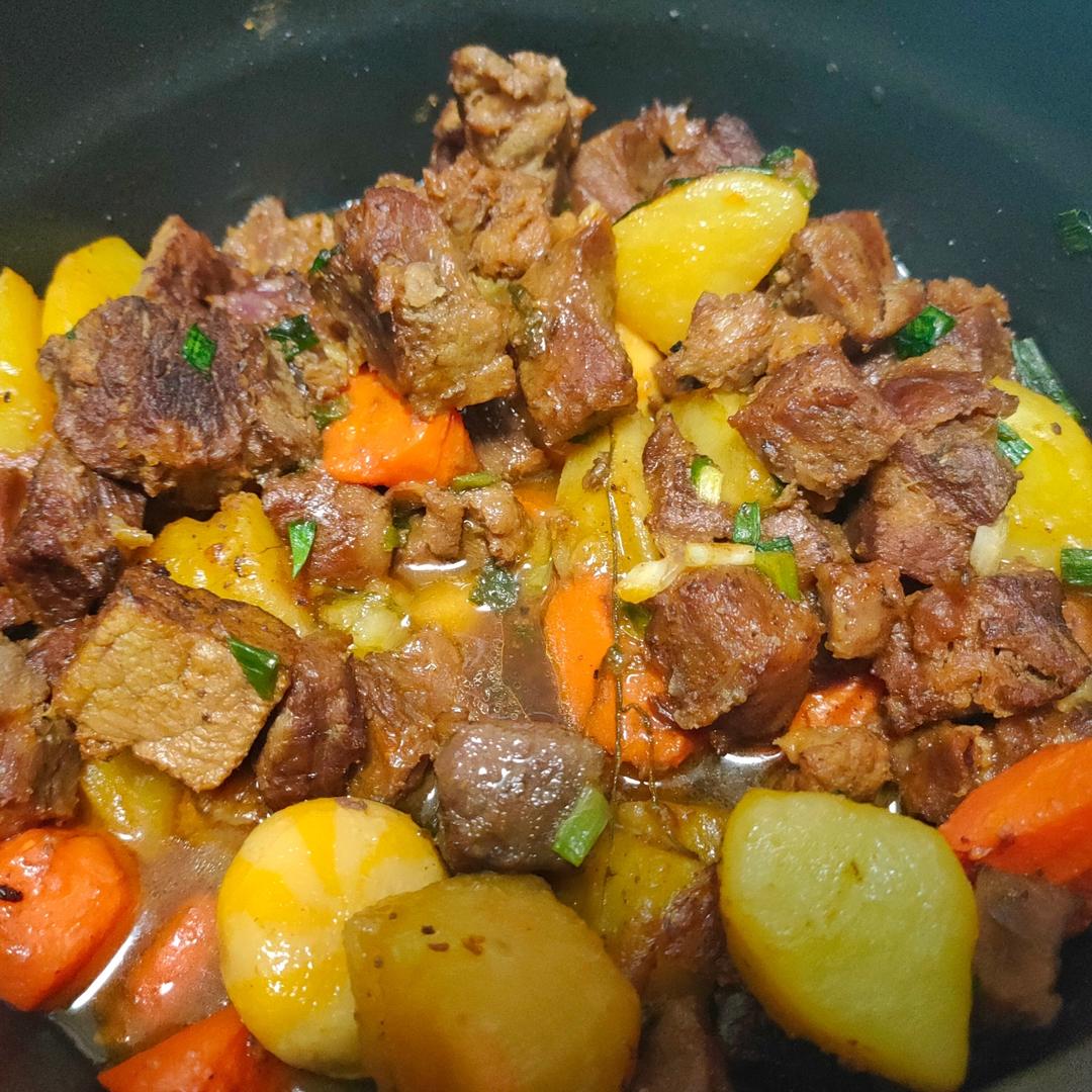 沙沙土豆胡萝卜炖牛肉