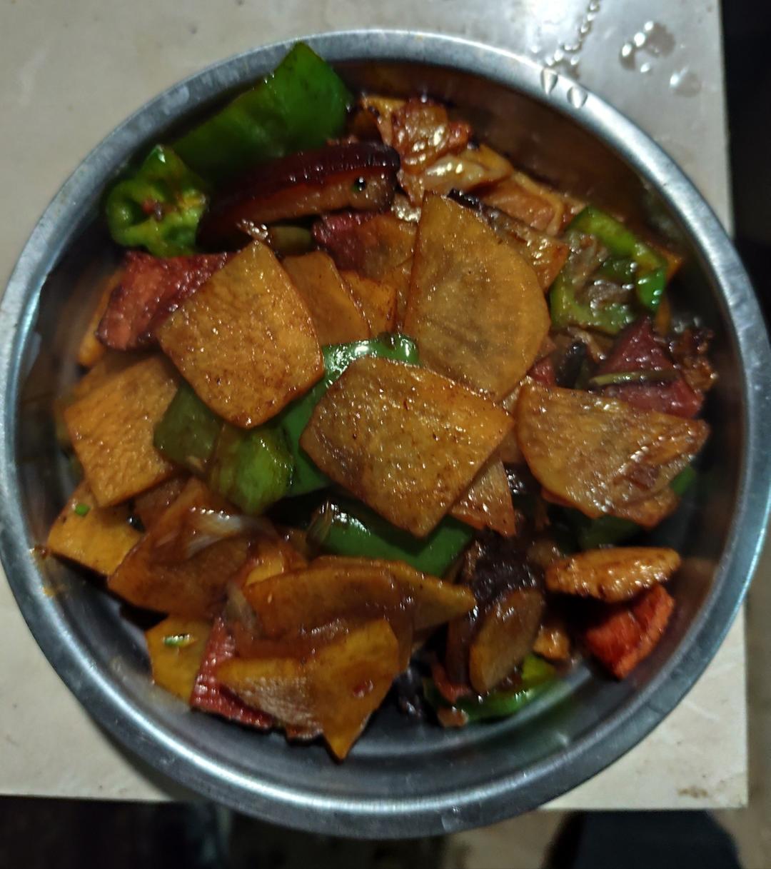 土豆片炒腊肉