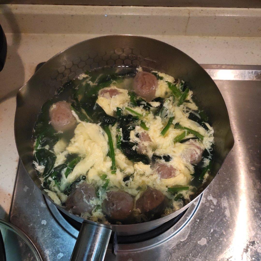 菠菜牛丸蛋花汤