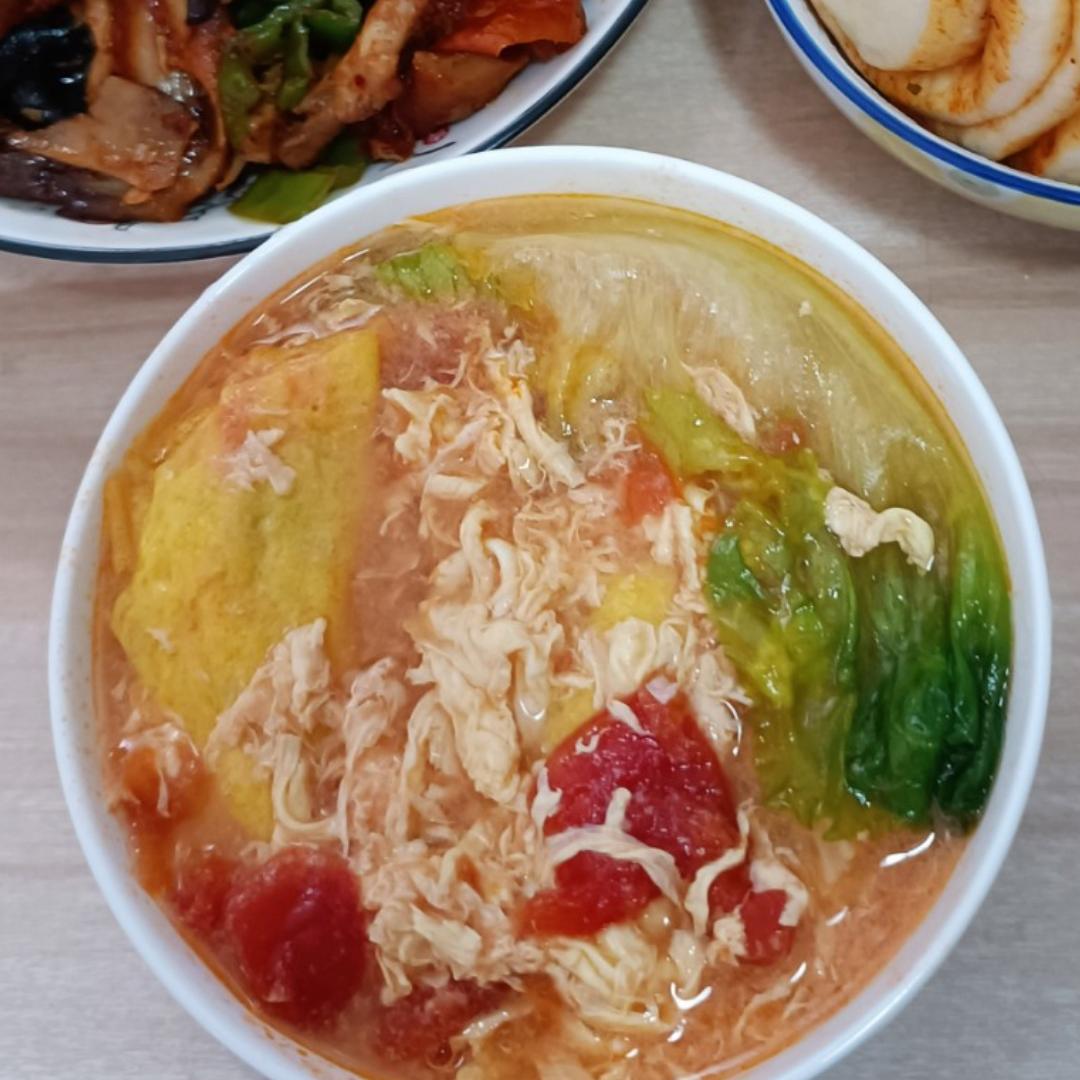 【跟我做不会错】简单又好喝的西红柿鸡蛋汤，家常又营养哦
