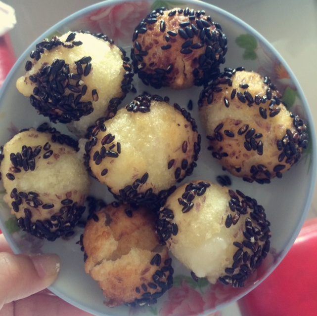 简版油炸空心麻团（糯米或面粉团）