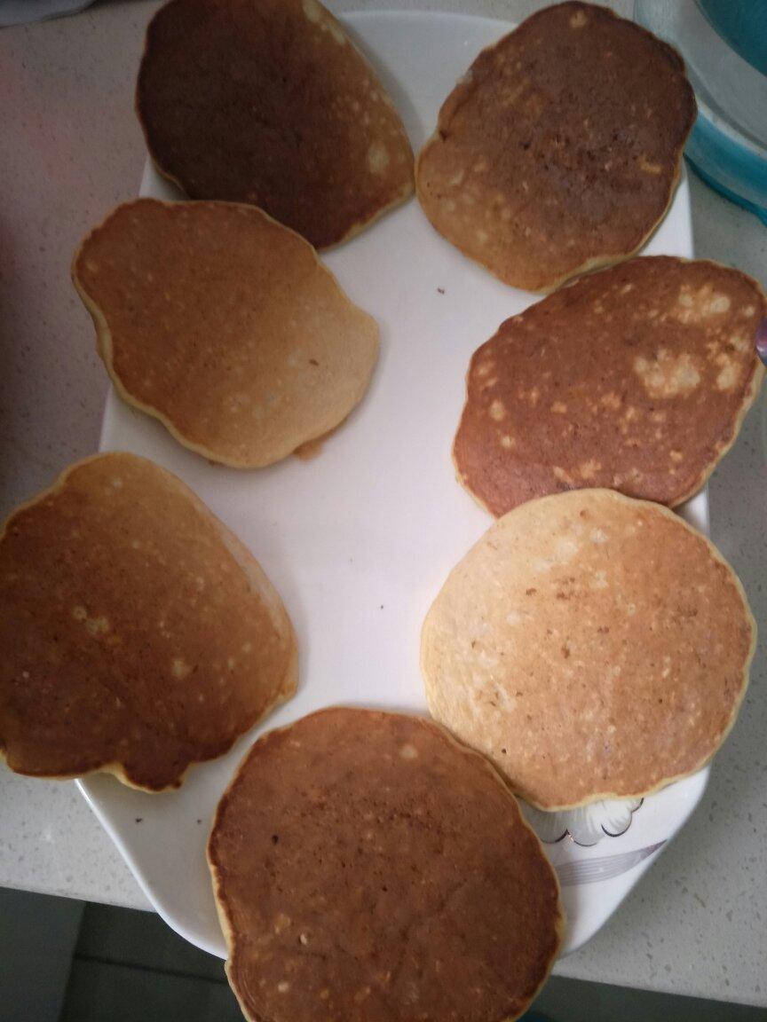 【减脂早餐】无油香蕉松饼（超简单）