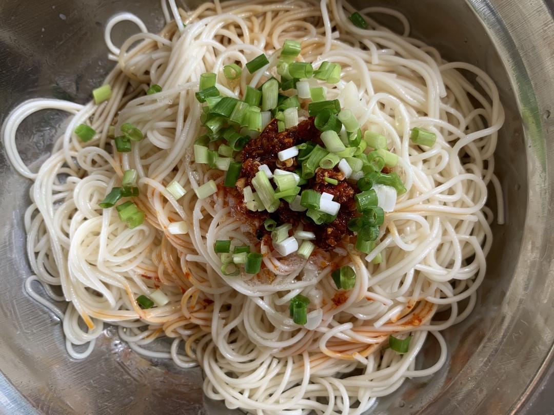 好吃到宇宙爆炸的外婆凉面