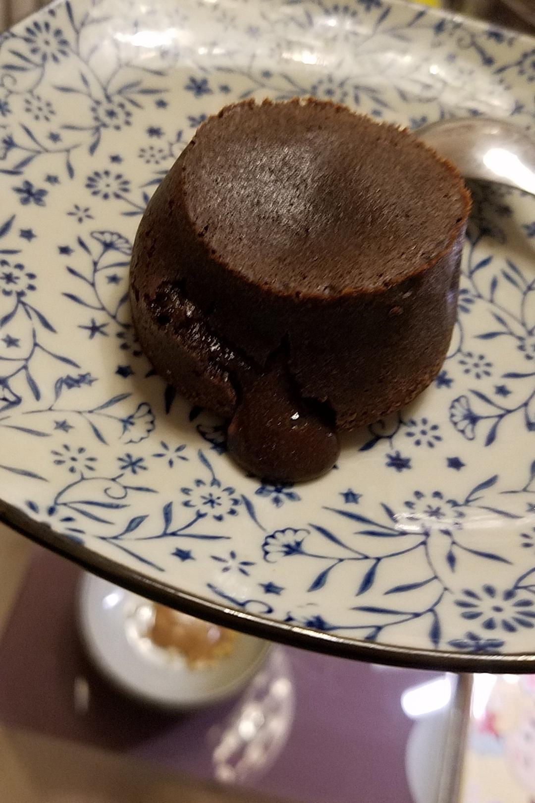 巧克力熔岩蛋糕(全图文超简单)