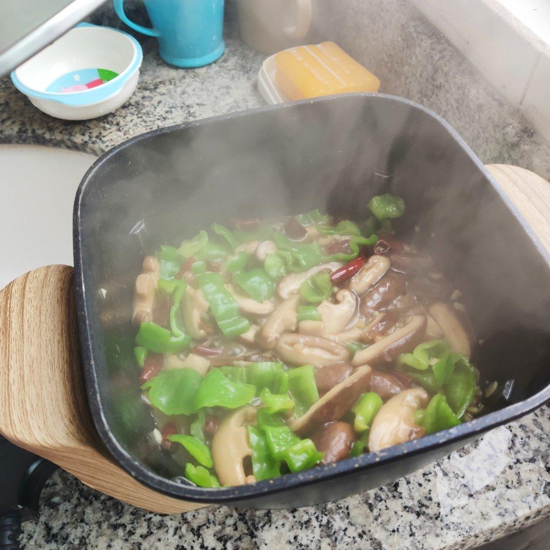香菇炒辣椒