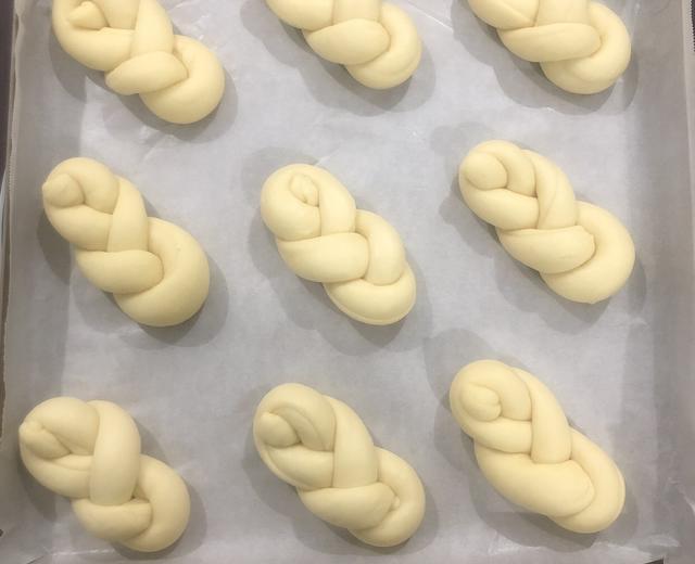 淡奶油小花面包的做法