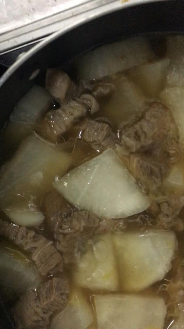 牛肉炖萝卜