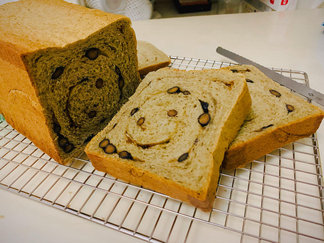 柚悸做的三黑吐司丨健康秋滋味 黑糖黑豆黑芝麻