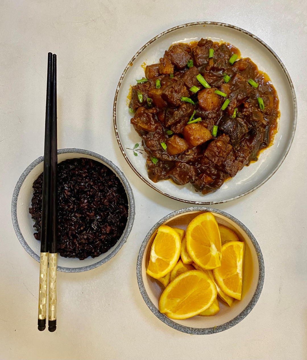 红烧牛腩炖土豆
