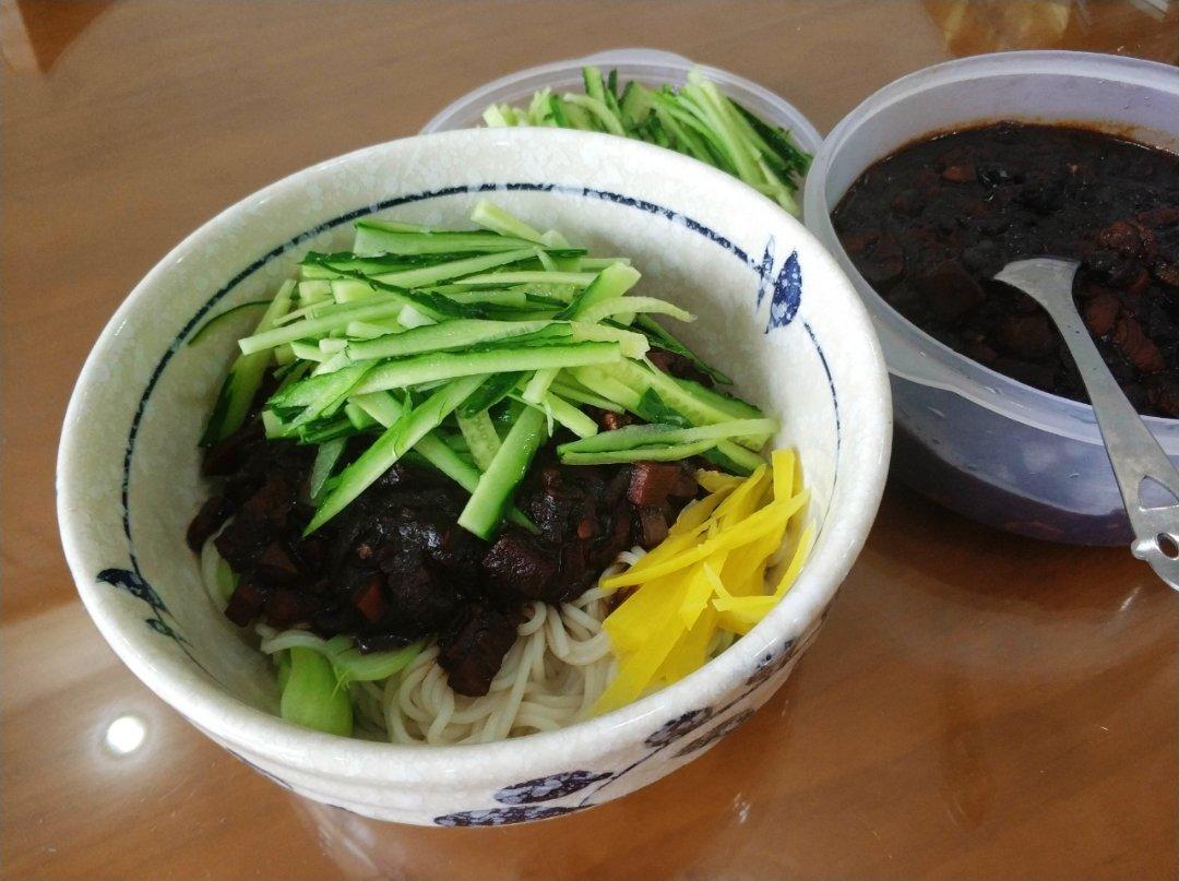 韩式炸酱面