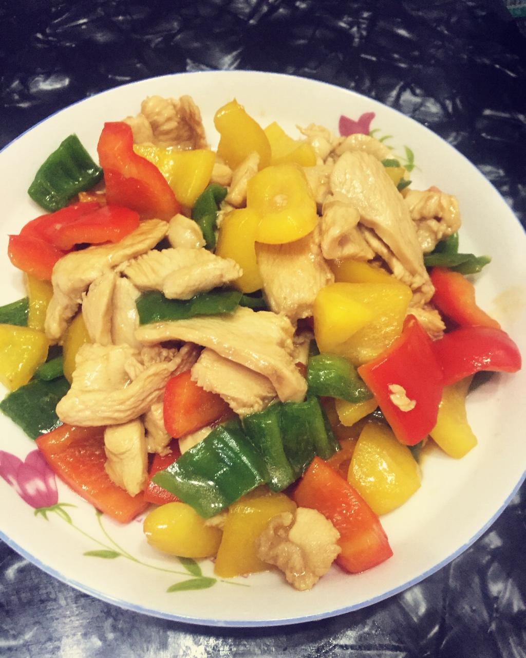 #太阳谷食谱#彩椒炒鸡胸肉