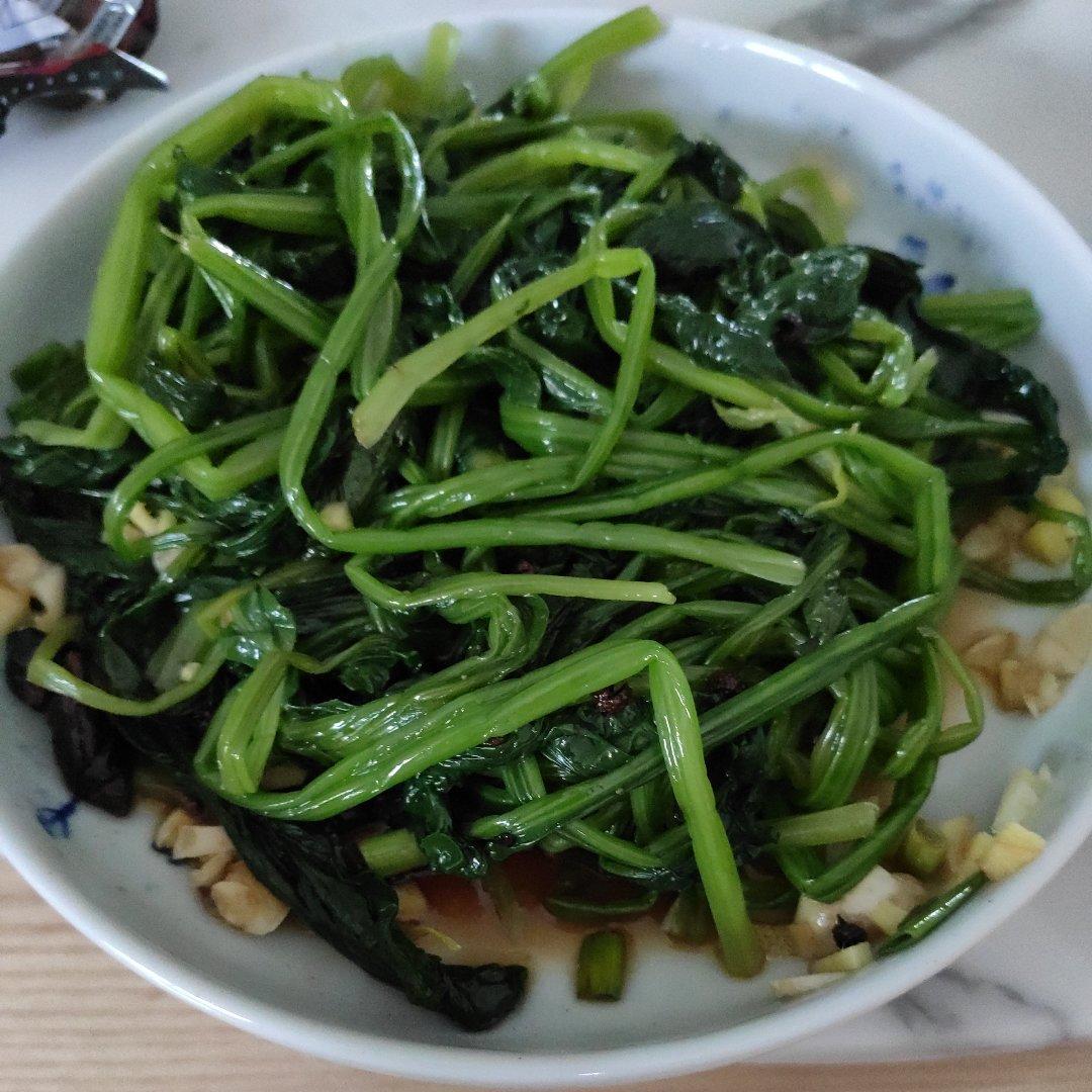 凉拌菠菜(家传秘方)