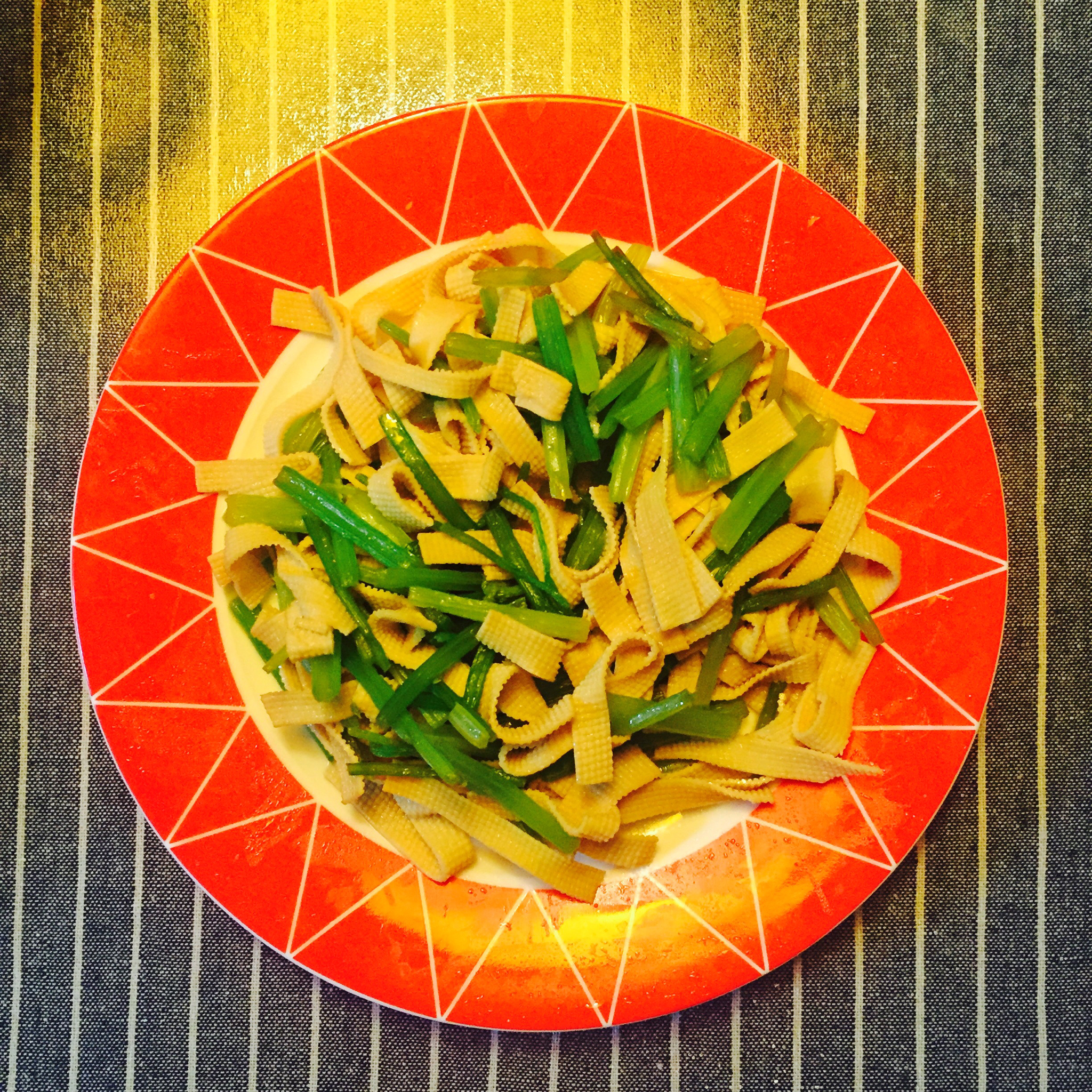 西芹炒豆腐皮