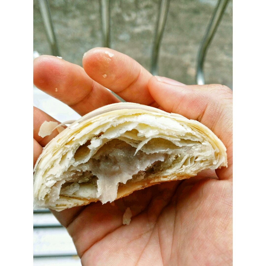 油酥不侧漏的圆呼呼香芋小酥饼