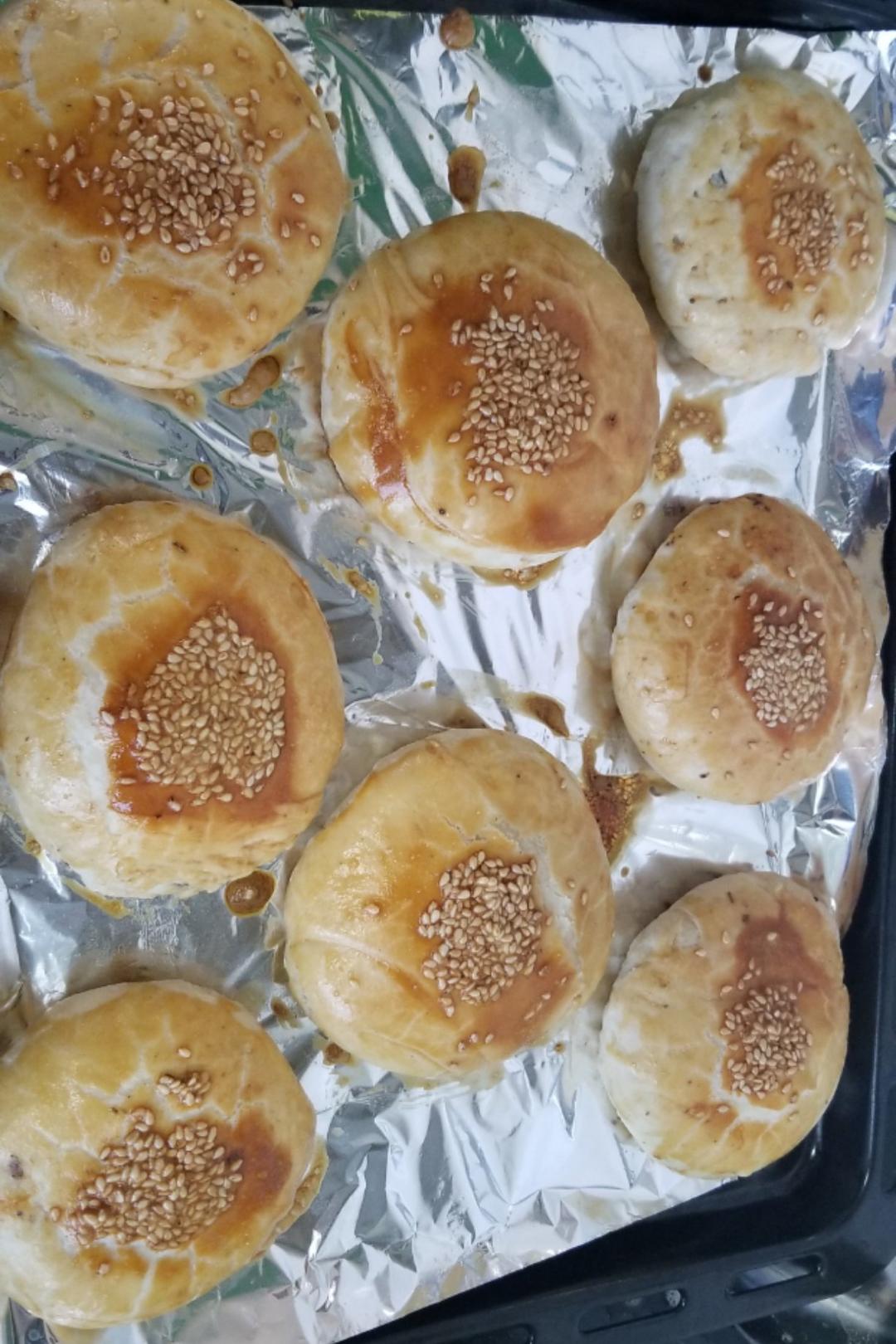 毛毛是老大做的豆沙饼(烤箱做豆沙饼,方法简单,易学)