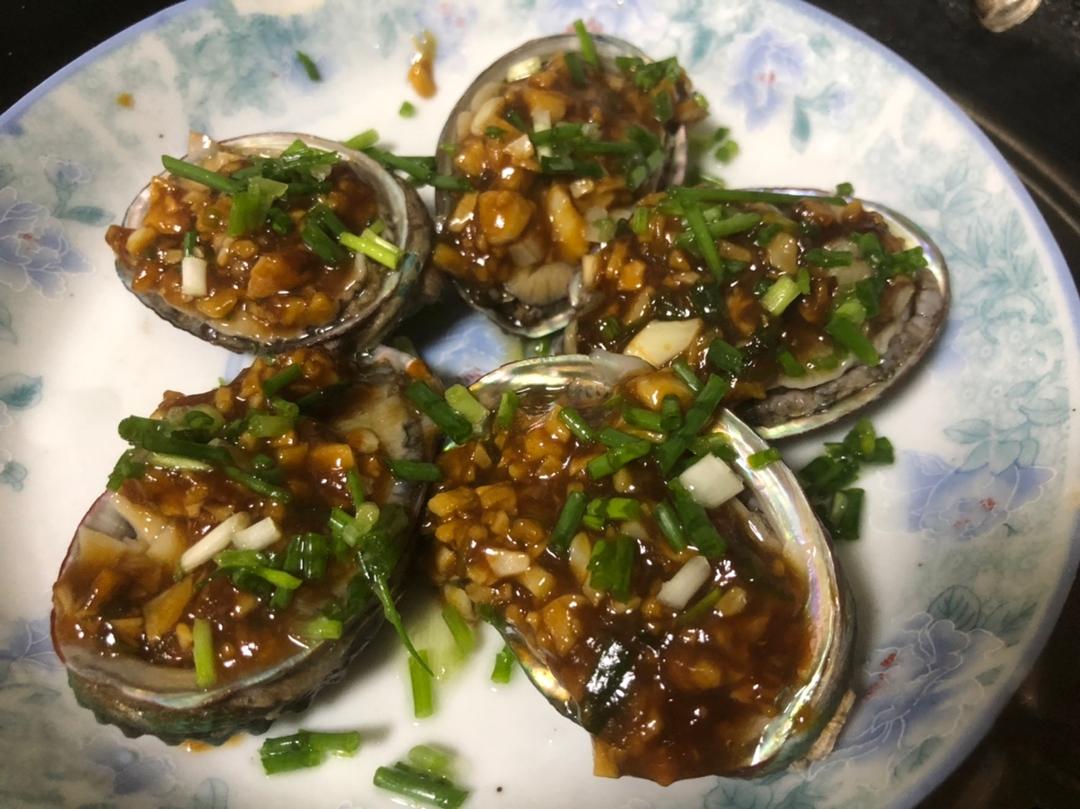 家人连蒜末都不放过的蒜蓉鲍鱼