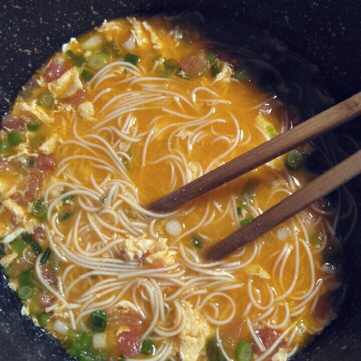 恨不得抱着锅舔的番茄鸡蛋面