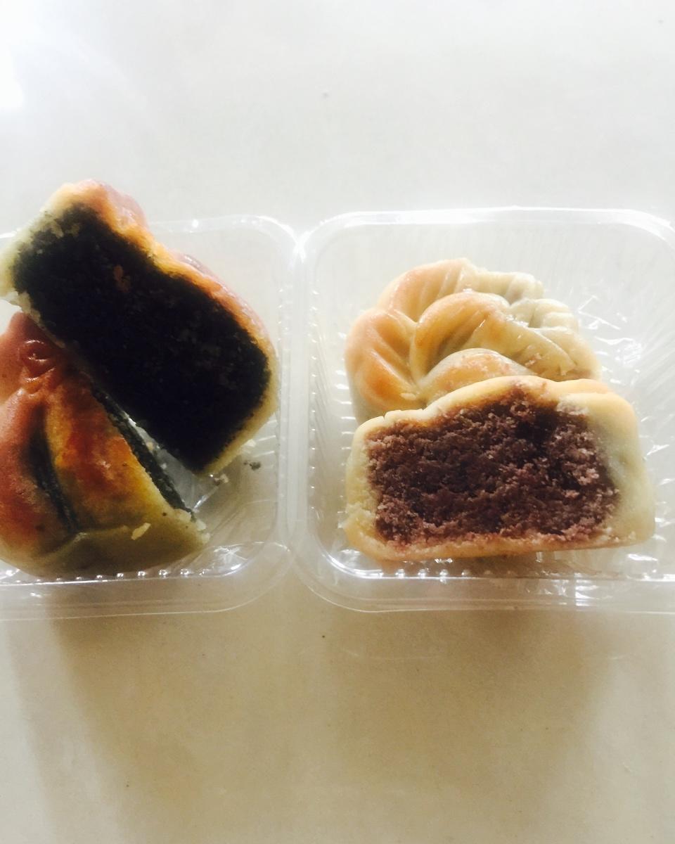 黑芝麻馅月饼