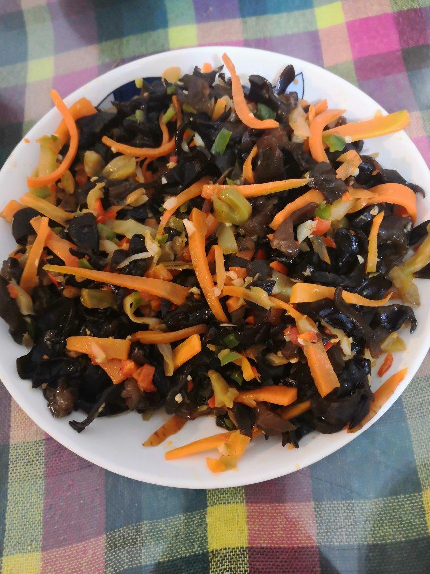 榨菜炒木耳