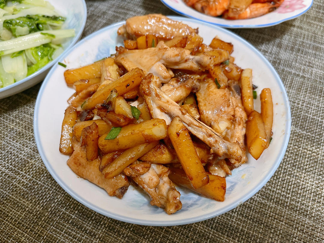超入味的土豆焖鸡翅