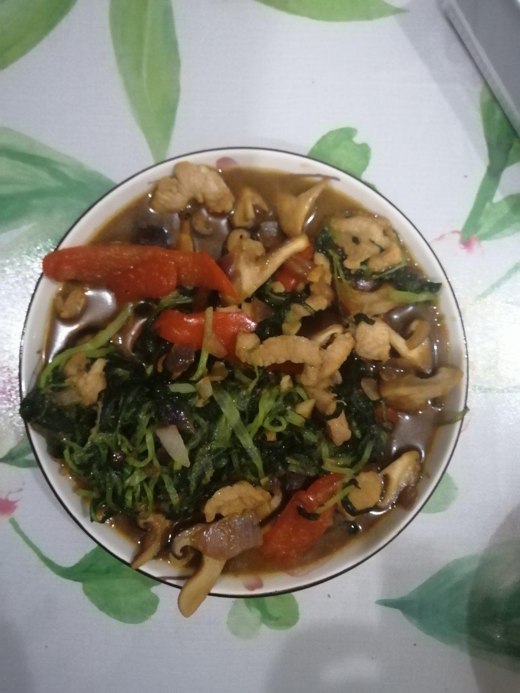 超级下饭香菇炒肉