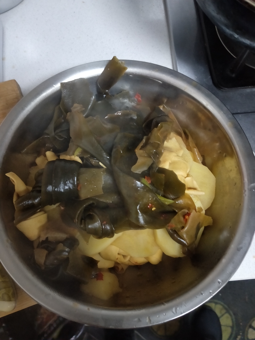 鹵海带，土豆，百叶结的做法 步骤3