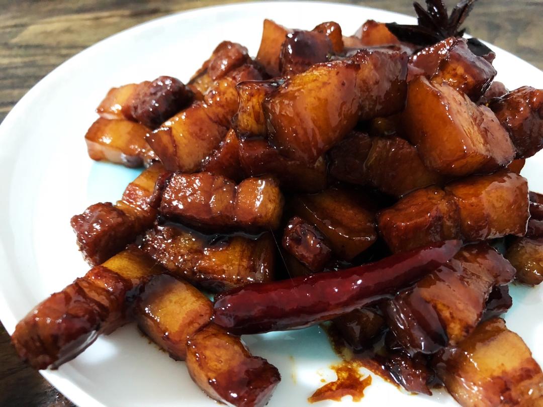 吃着碗里望着锅里的红烧肉