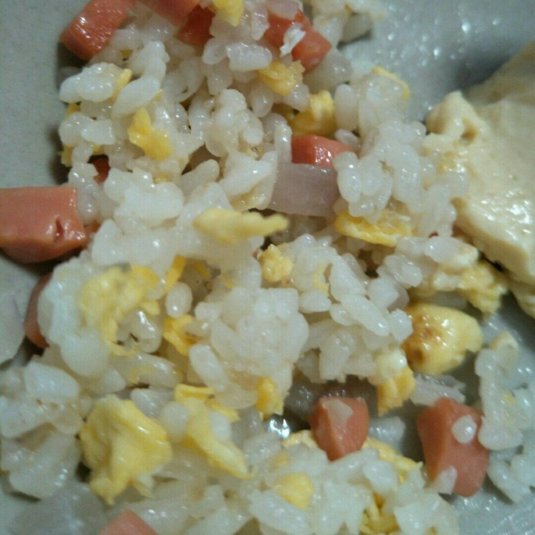 洋葱酱油蛋炒饭