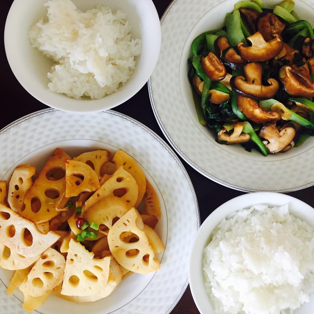 老丁的私房菜-香菇炒油菜