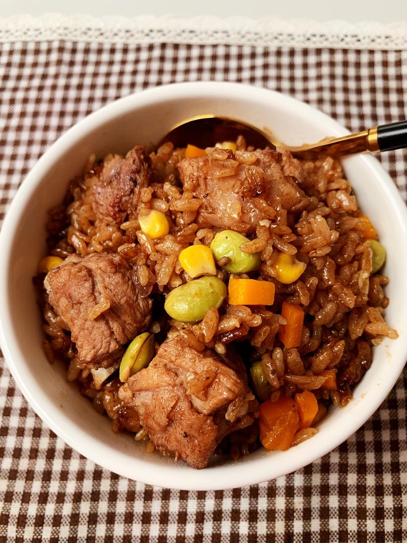 【排骨焖饭】