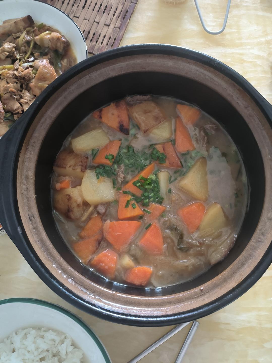 沙沙土豆胡萝卜炖牛肉