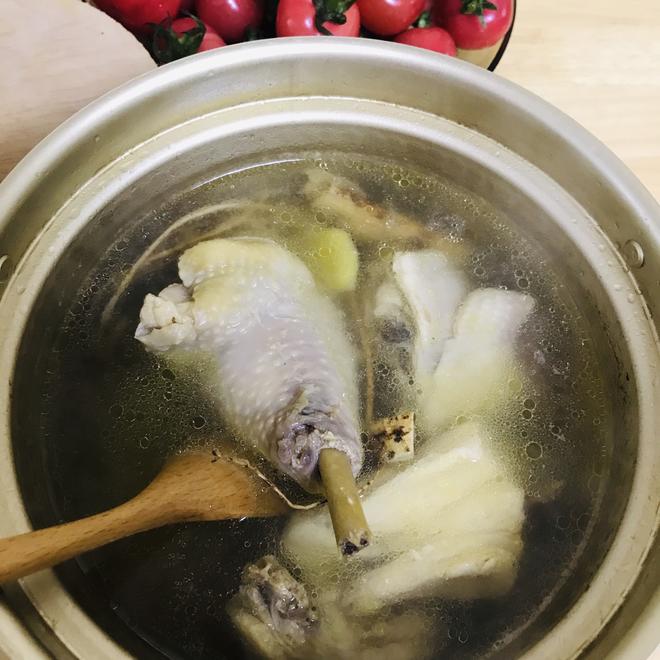 【极简版五指毛桃炖鸡】超级简单版好喝的祛湿鸡汤的做法