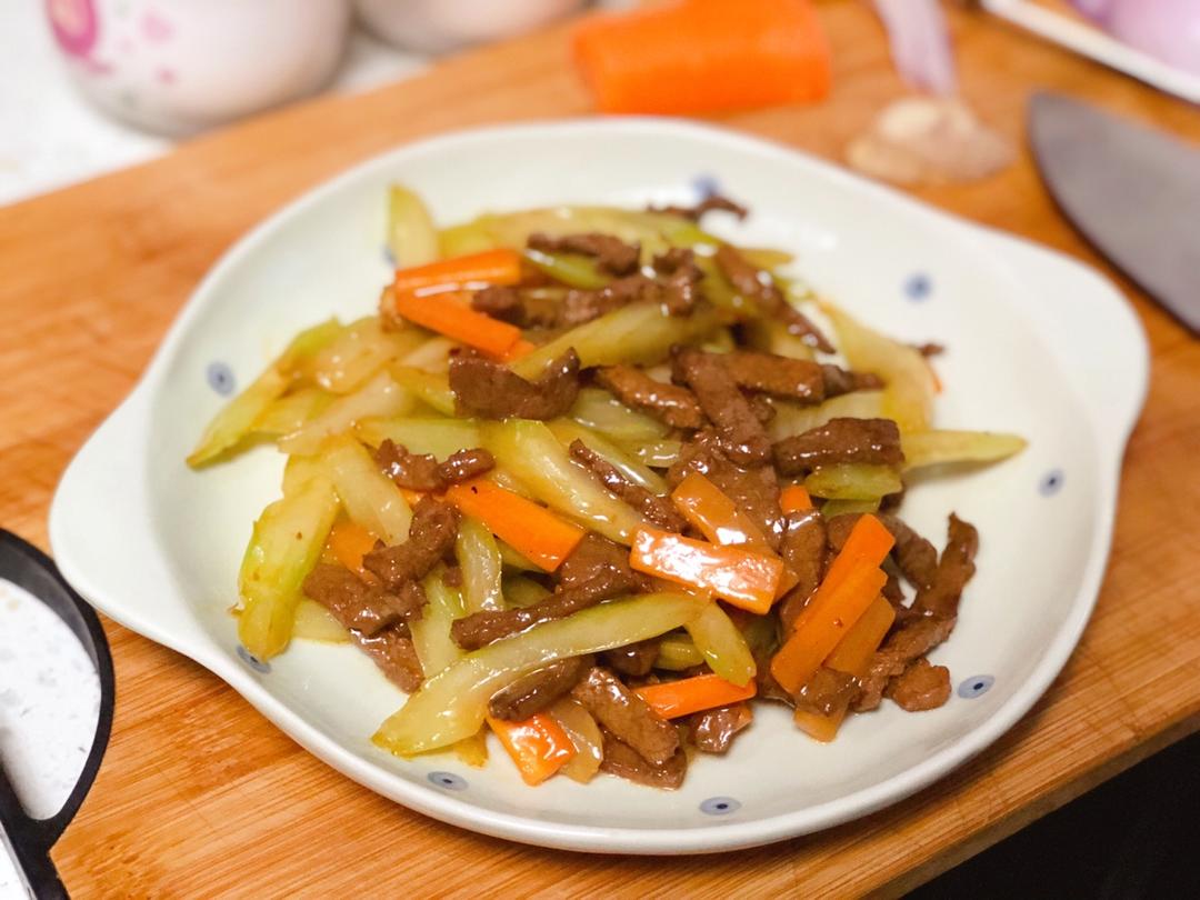 西芹炒牛肉！