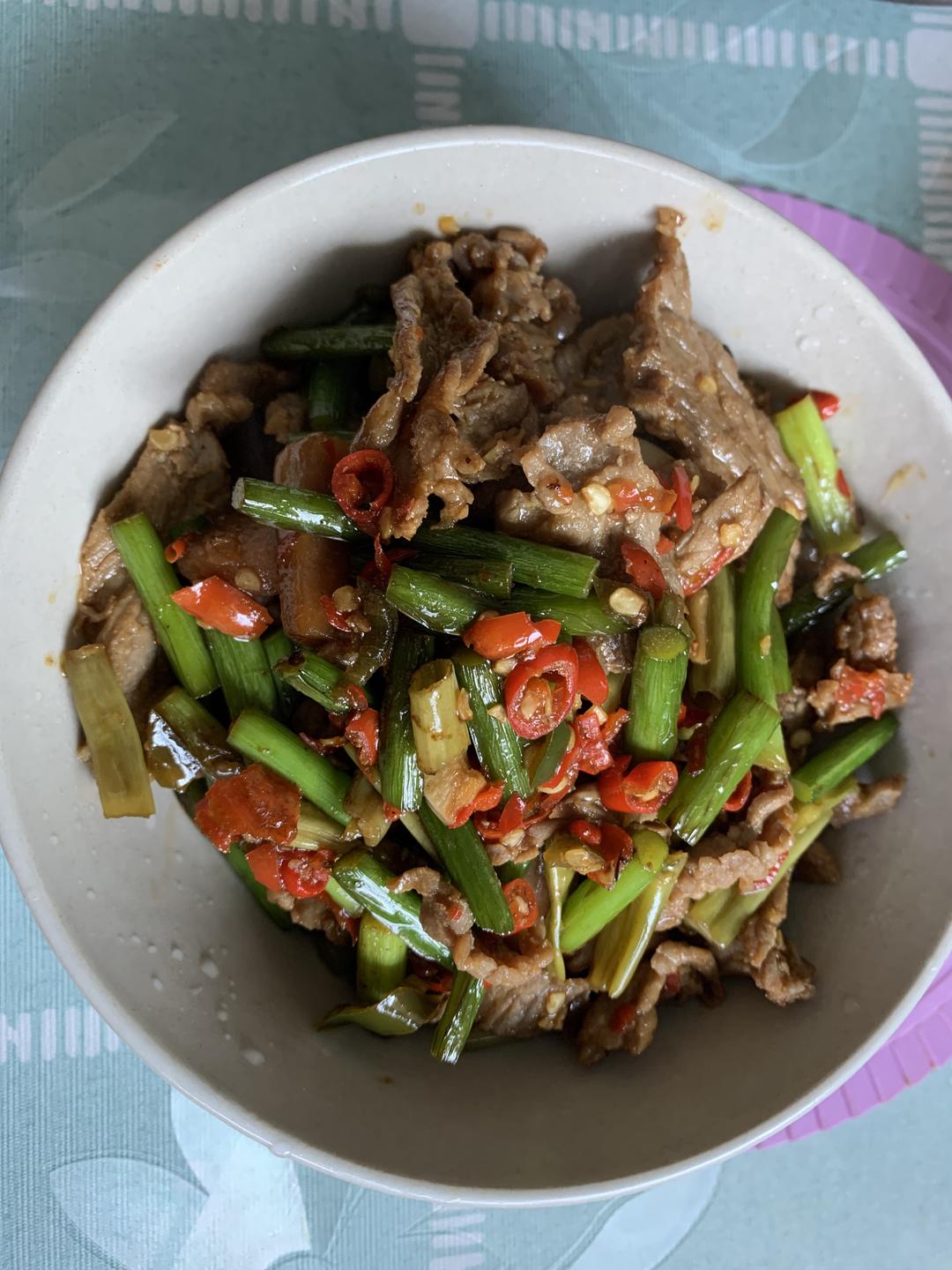 蒜苗炒牛肉的做法