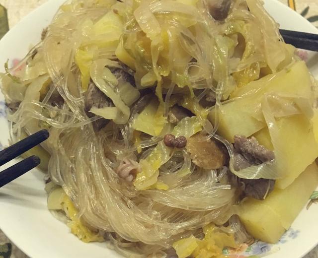 超香酸菜炖土豆的做法