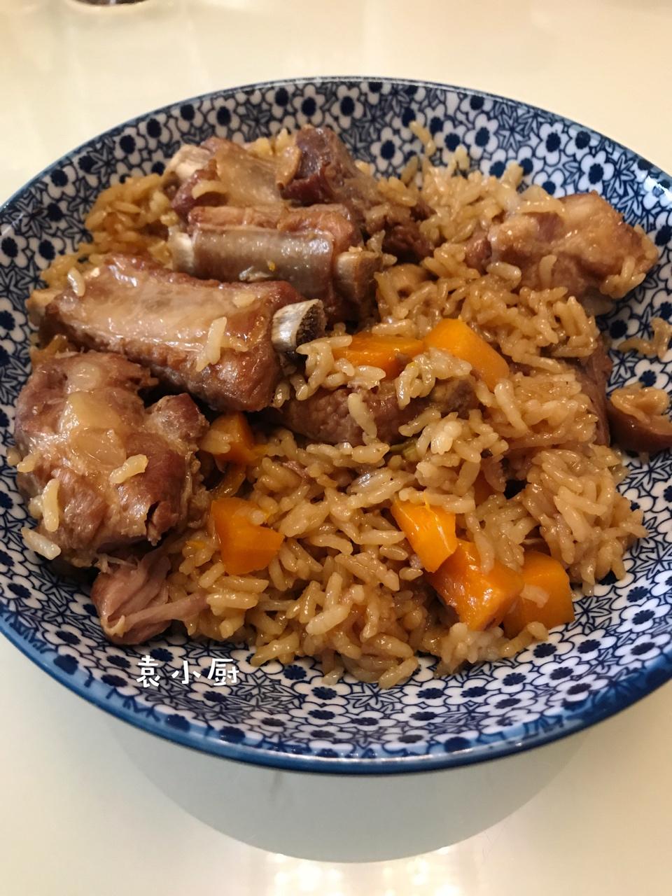 喷香排骨焖饭（爆好吃）