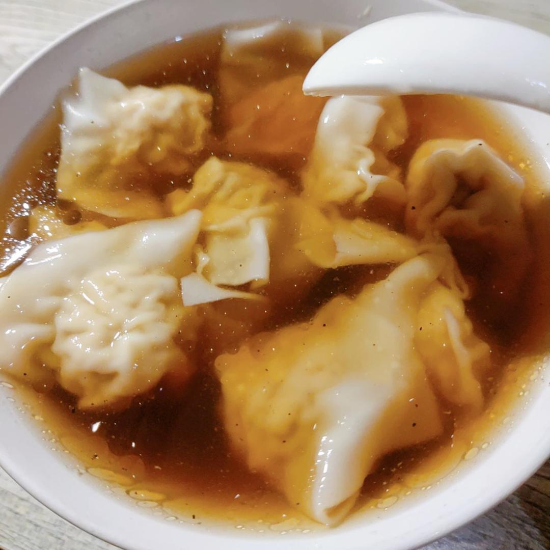 鲜肉香菇荸荠馅馄饨