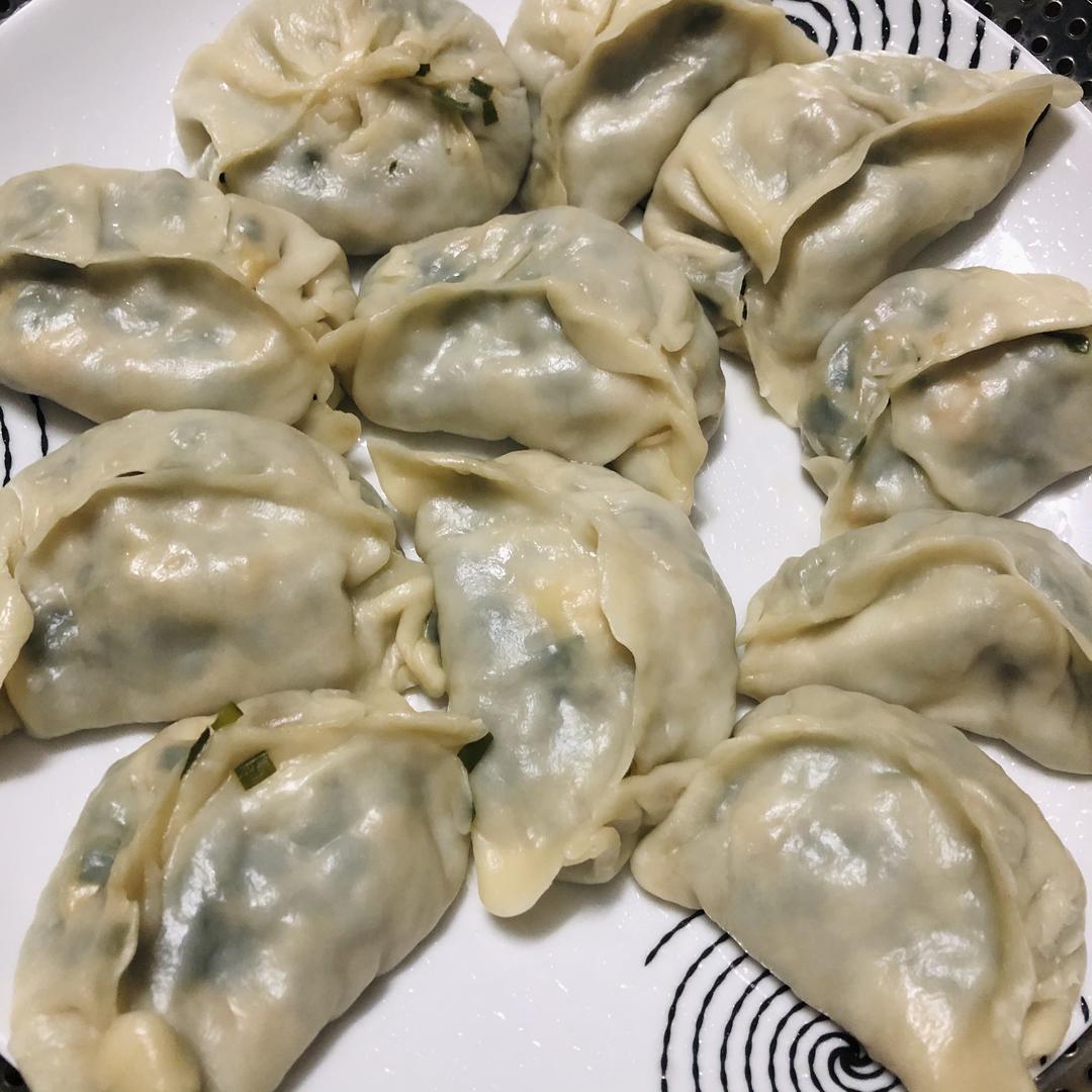 韭菜鸡蛋香菇粉丝饺子