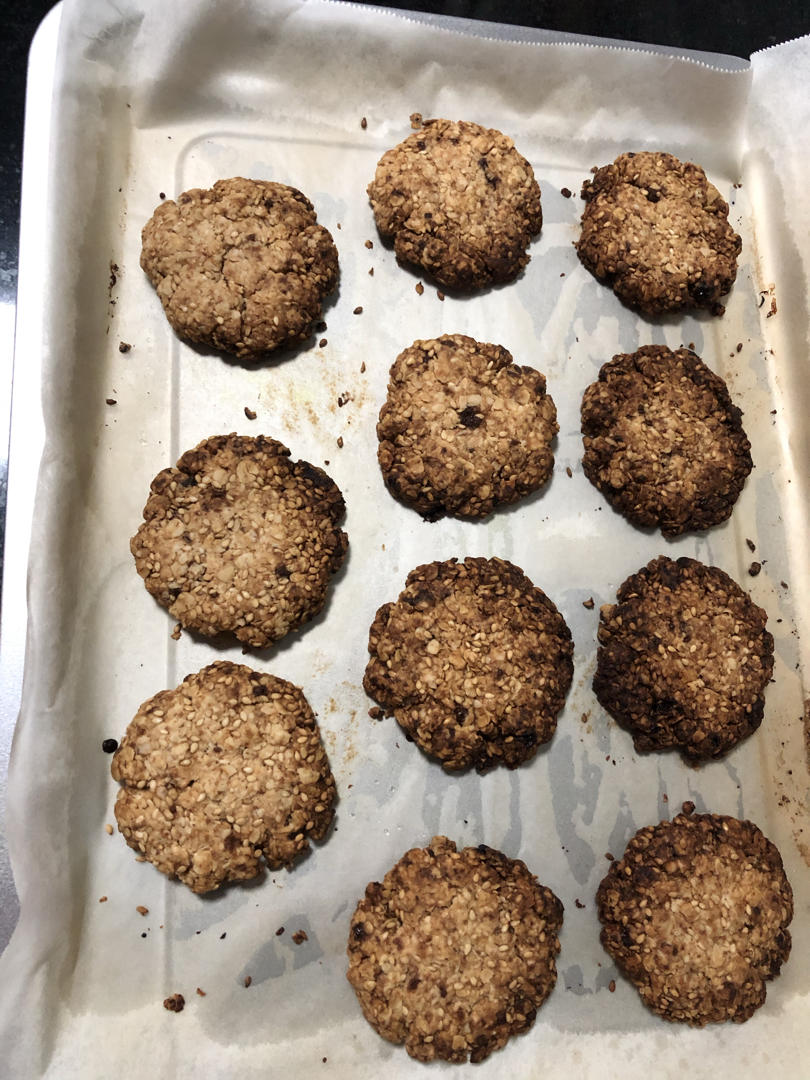 素食:有机燕麦芝麻大饼干